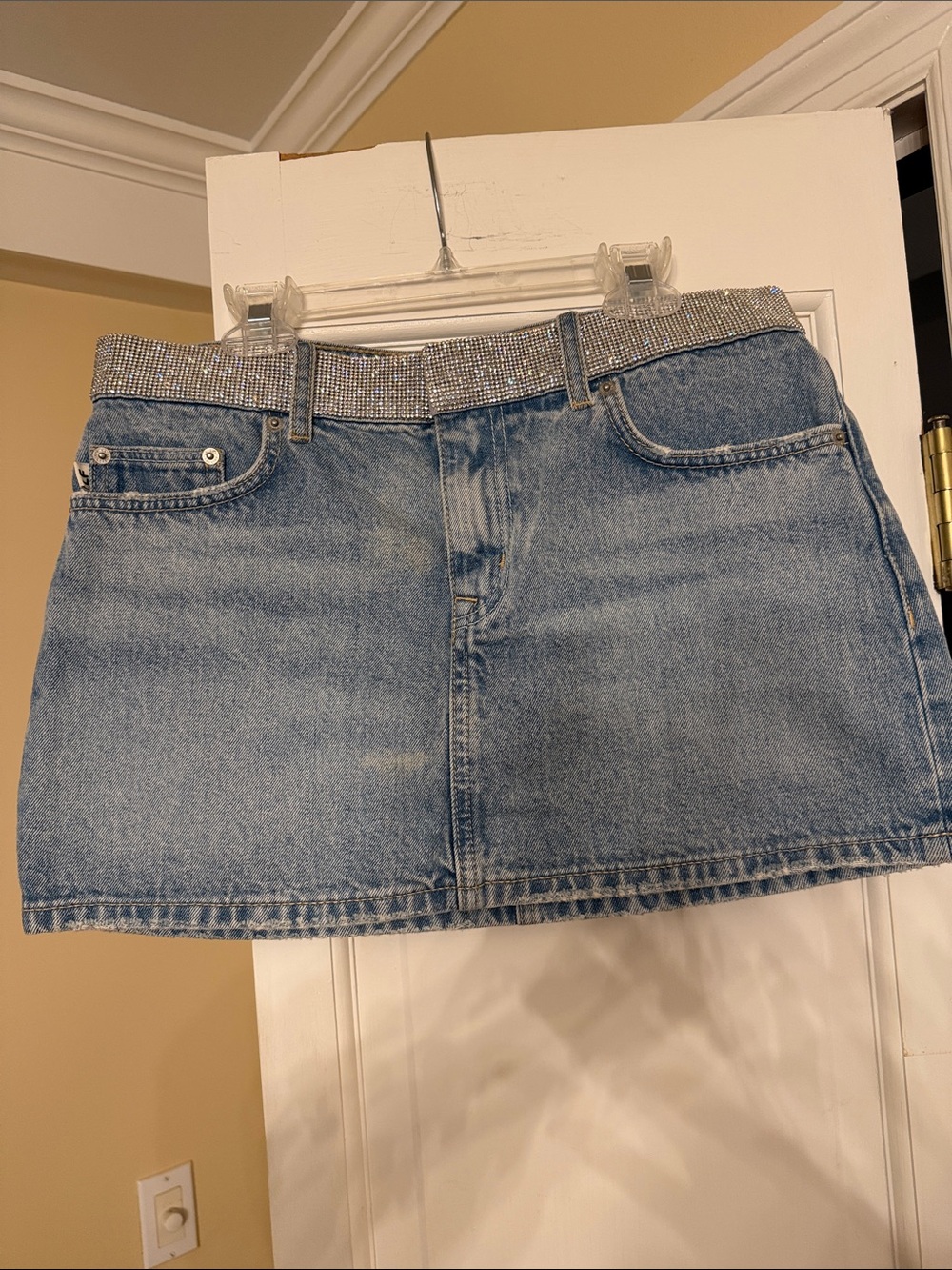 LOVERS + FRIENDS REMY CHATEAU BLUE DENIM MINI SKIRT, SIZE 27